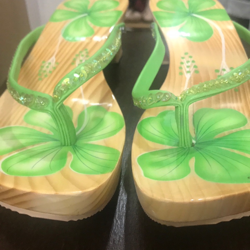 Woodies Wood Clogs size 7/7.5